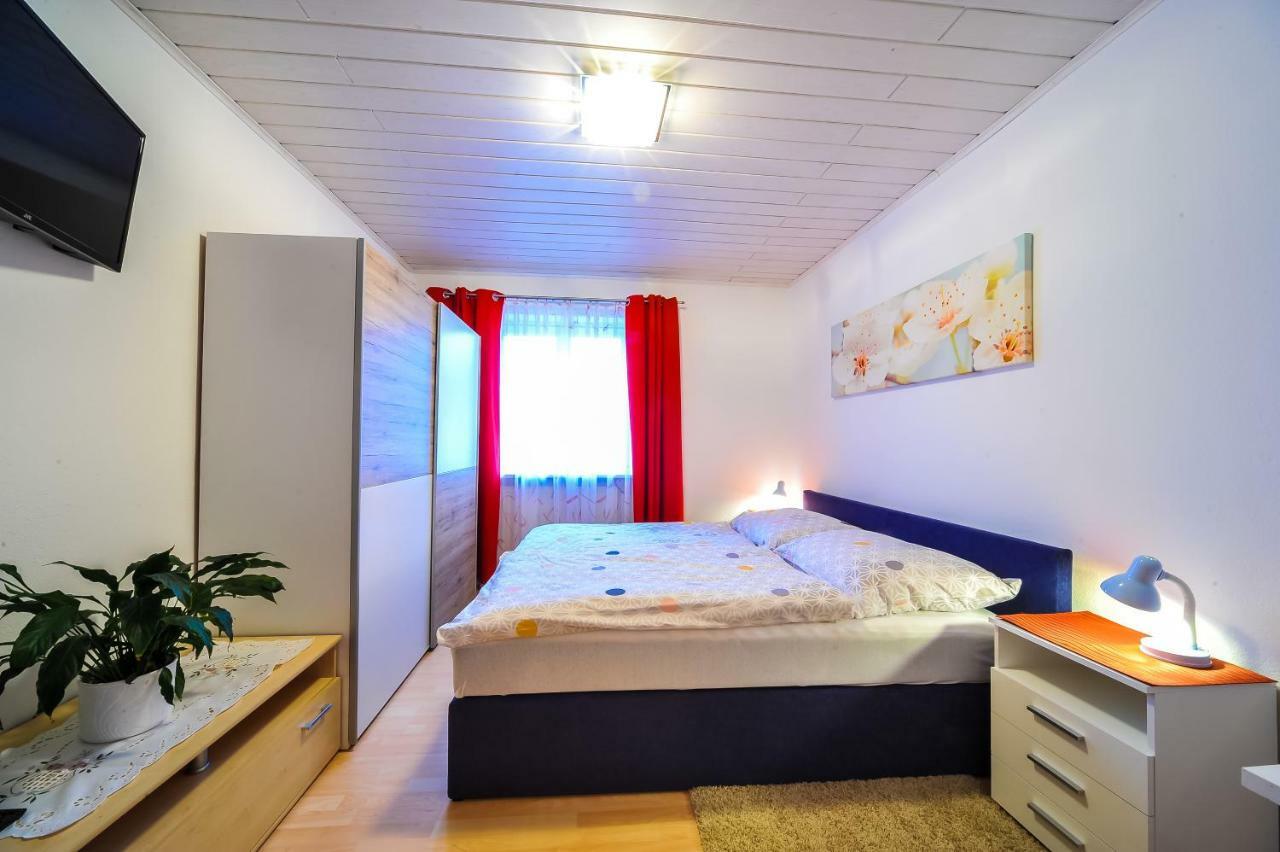 Privatzimmer Haus Erika Sankt Peter-Freienstein Habitación foto